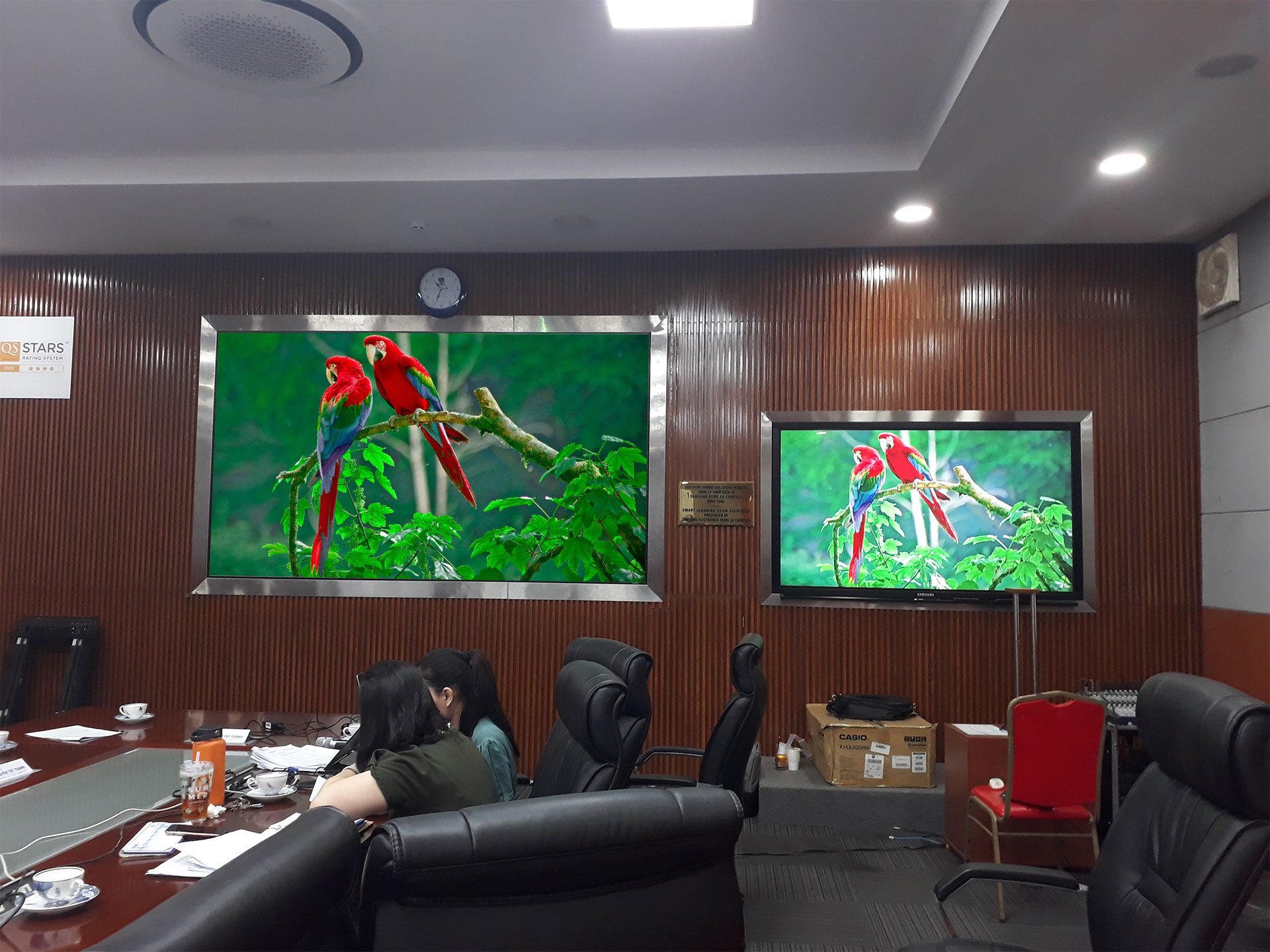 May chieu phim 4K laser Casio XJ L8300HN 05