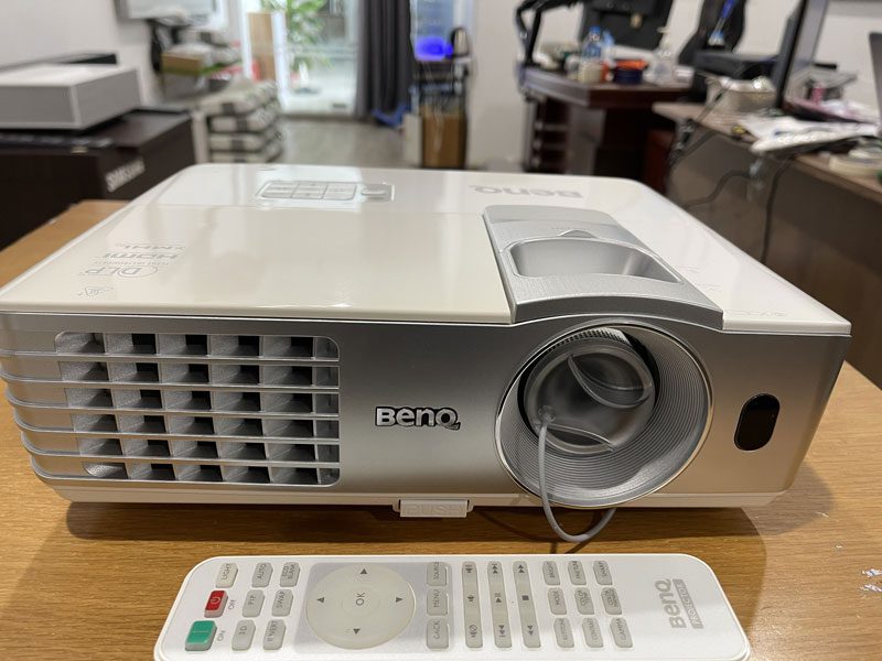 benq 1070 plus 8