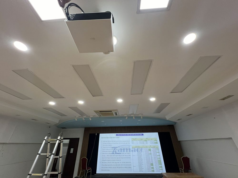 Dự án lắp đặt Máy chiếu LG ProBeam 4K BU50NST kết hợp Màn chiếu điện Seemax 180 inch (16:9) cho hội trường trụ sở chính nhà sách Fahasa Quận 1 du an nha sach fahasa