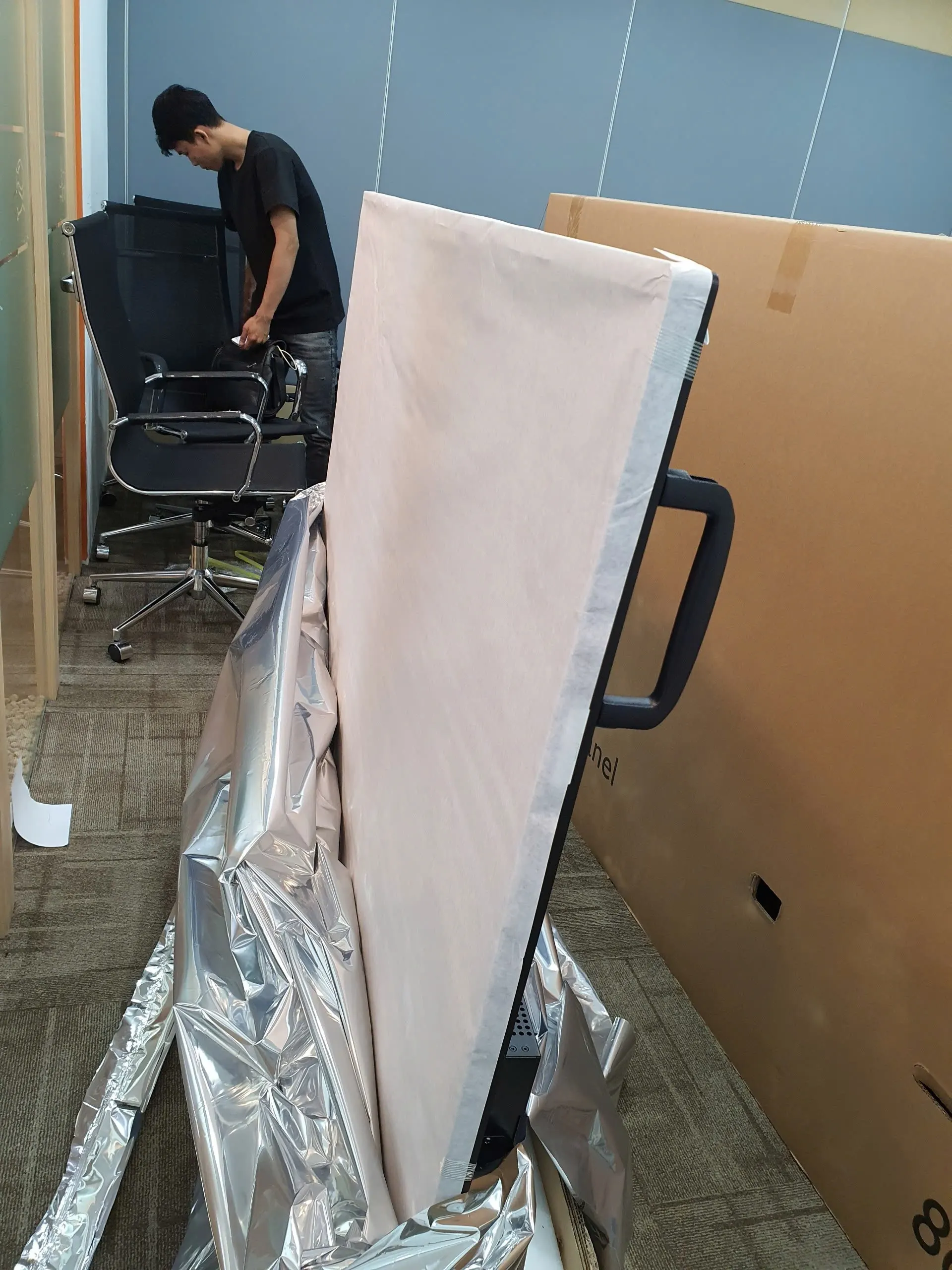 du an lap dat man hinh tuong tac benq rm8603a 2