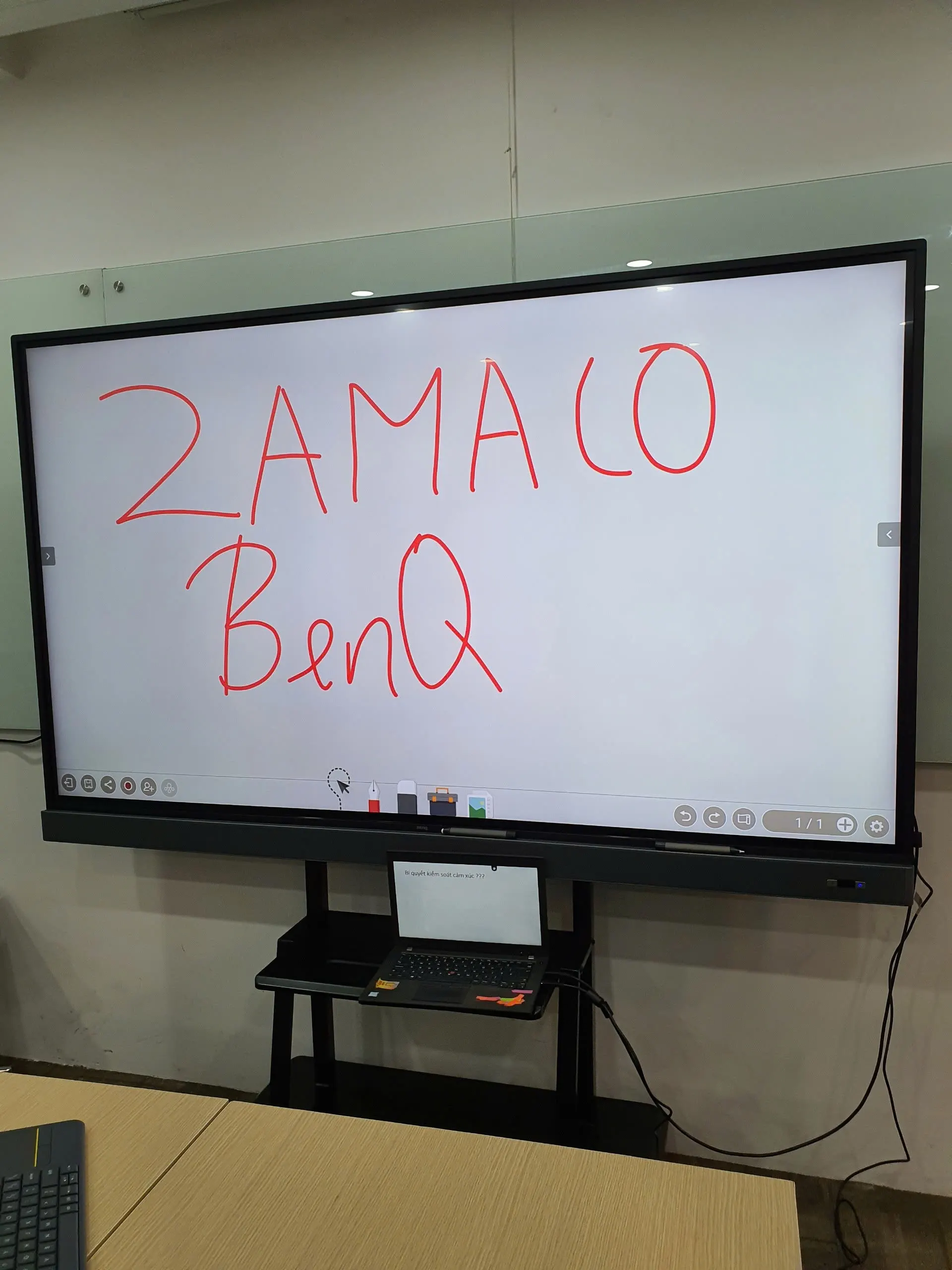 du an lap dat man hinh tuong tac benq rm8603a 4