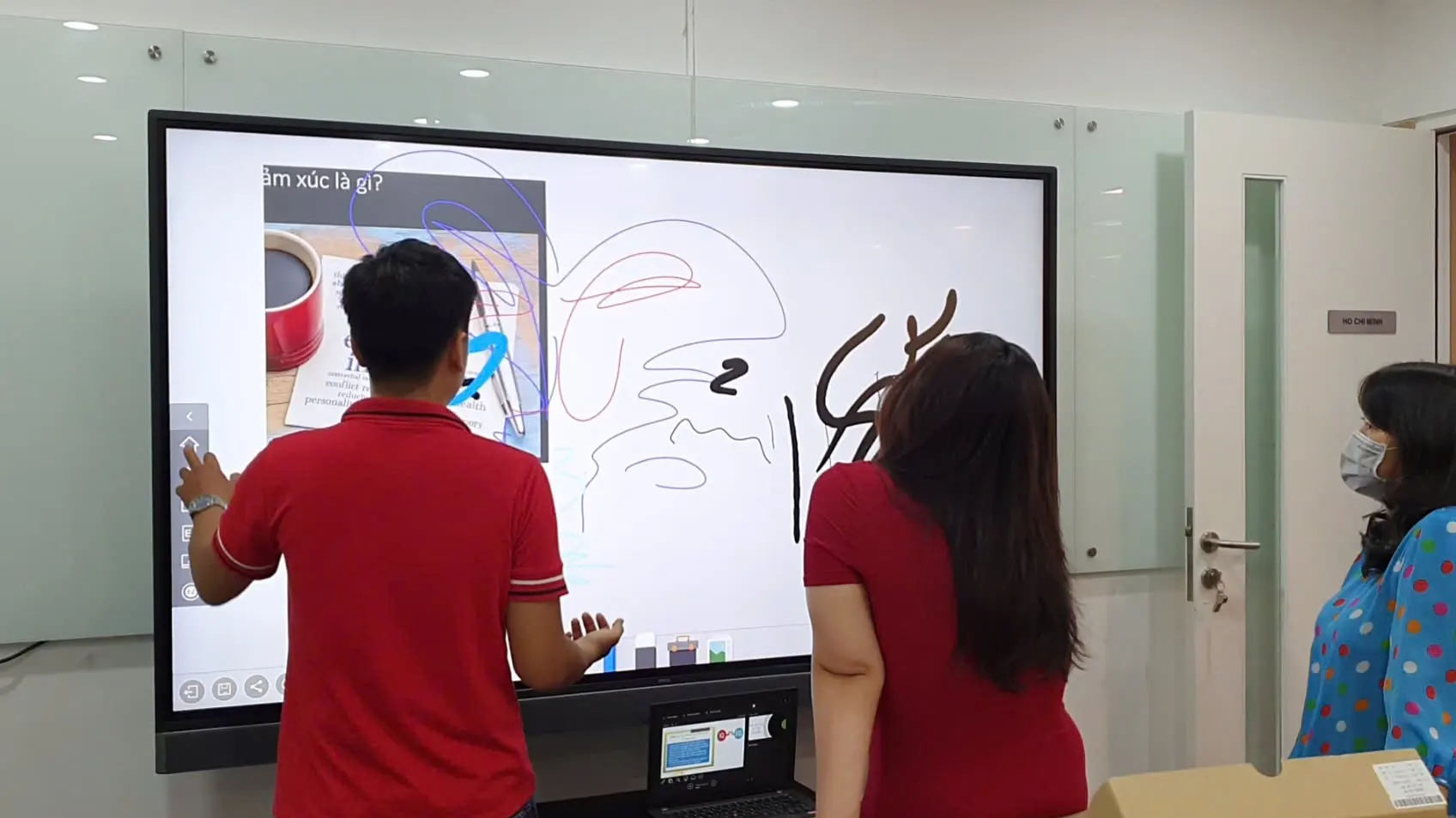 du an lap dat man hinh tuong tac benq rm8603a 7