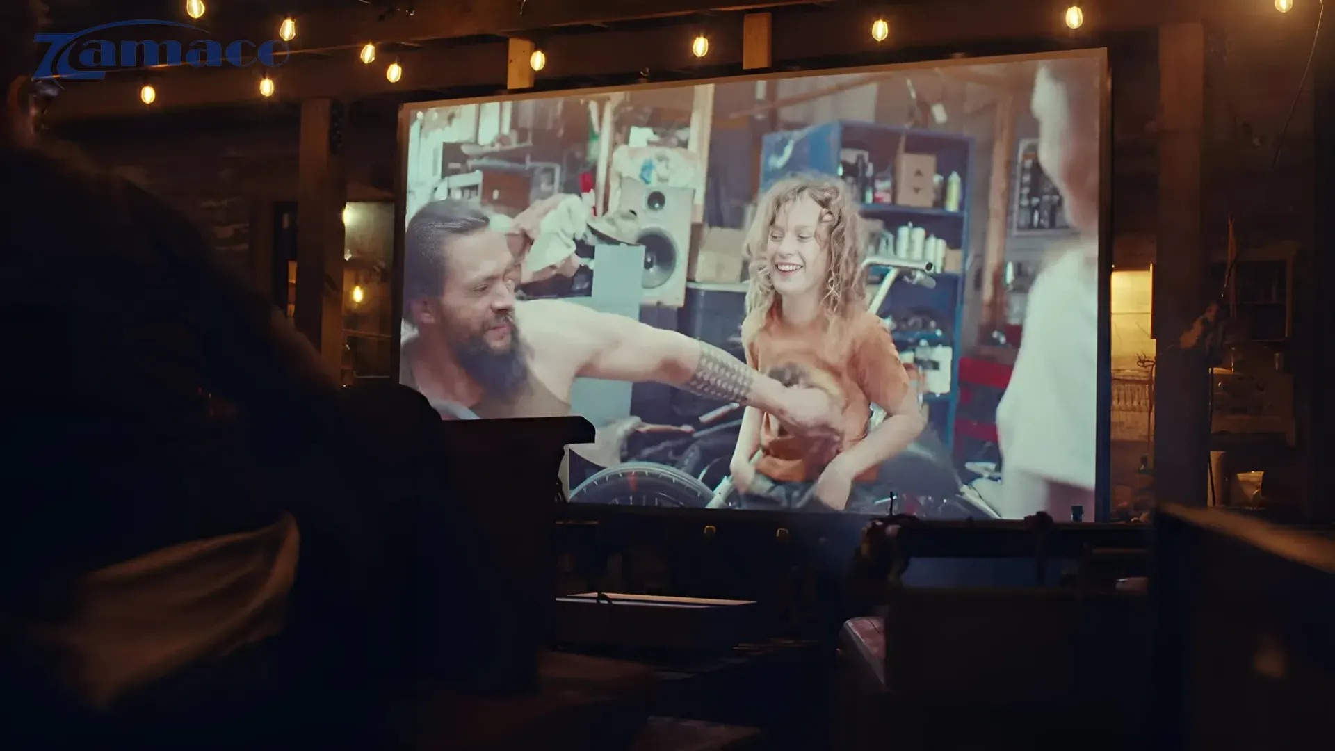 Máy chiếu 4K Leica Cine 1 Chất lượng hình ảnh 4K chuẩn rạp