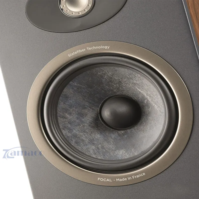 Loa Focal Theva N3-D Cận cảnh củ loa trung của Focal Theva N3-D sử dụng công nghệ Slatefiber độc quyền, với chi tiết tinh xảo và hoàn thiện cao cấp.