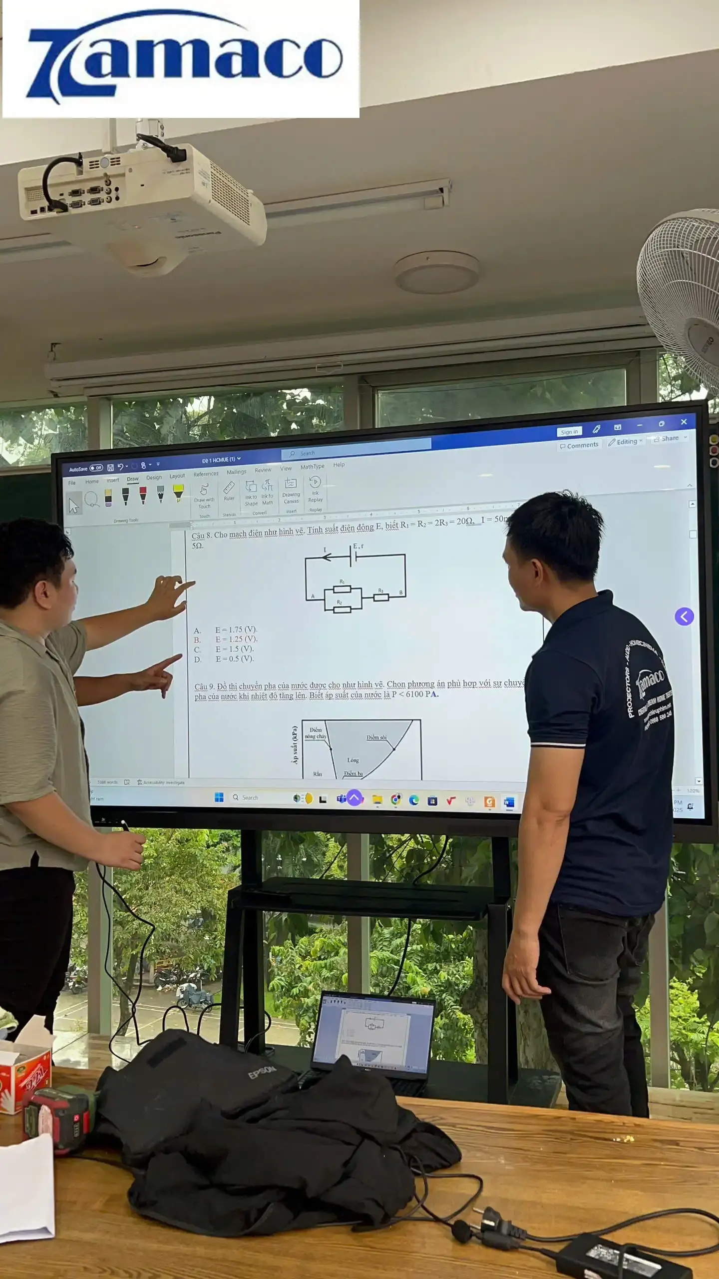 Màn hình tương tác Horion 65K6A | 4K * 65in Màn hình tương tác Horion hỗ trợ trình chiếu nội dung học tập trực quan, giúp nâng cao hiệu quả giảng dạy.