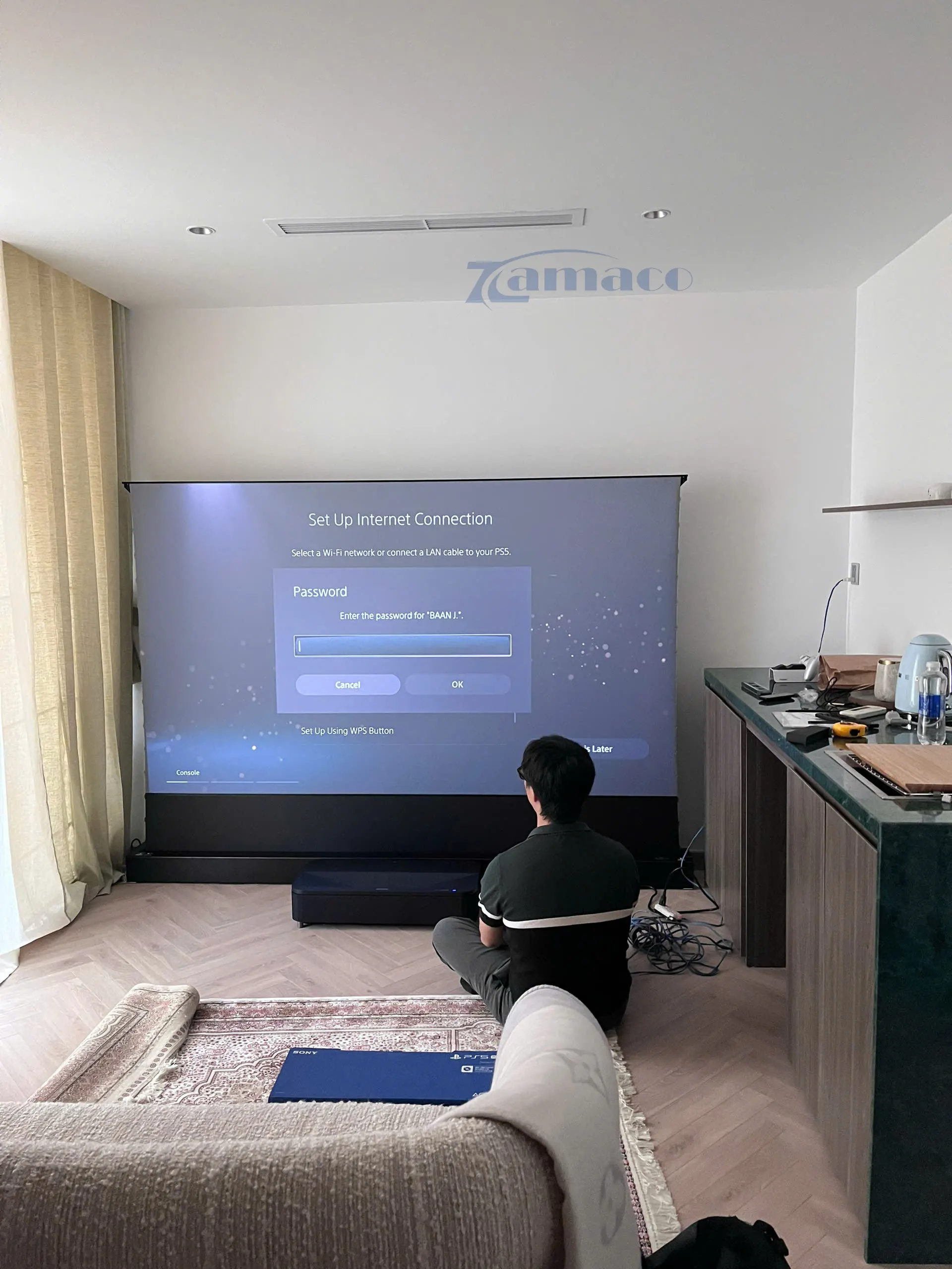 Khách hàng trải nghiệm thử hệ thống ngay sau khi hoàn thiện, đánh giá cao độ sáng – màu sắc – độ tương phản của bộ đôi LS800B + VividStorm, hình ảnh rõ ngay cả khi bật đèn.