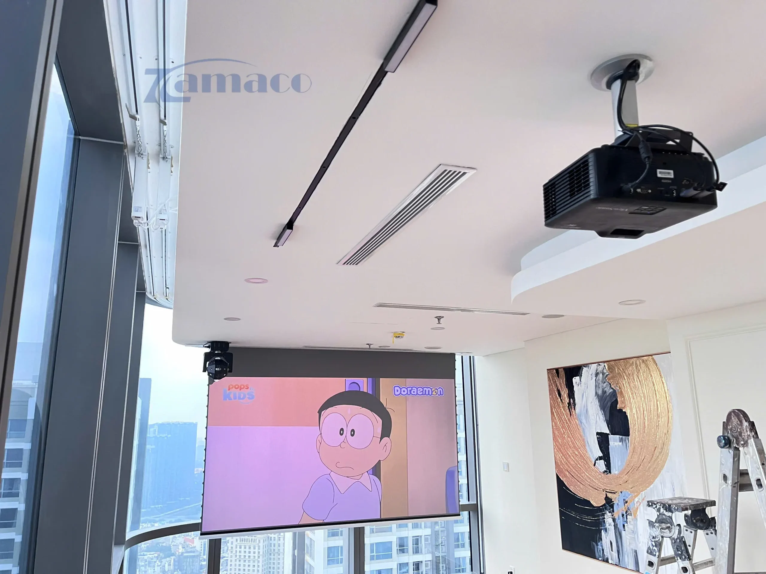 Giải pháp máy chiếu LX700-4K RGB cùng màn VividStorm 120” cho chất lượng hình ảnh 4K sáng rõ và trải nghiệm giải trí cao cấp.