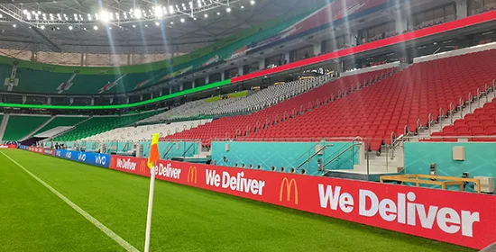 Màn hình LED sân vận động Absen A99 biên sân chuẩn UEFA/FIFA P6.25 / P10 Màn hình LED biên sân Absen A99 tại FIFA World Cup